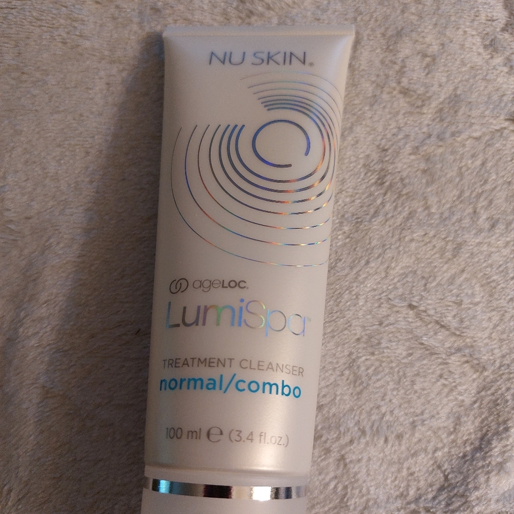 2 for 1 special!!NuSkin LumiSpa treatment cleanser for normal/combo skin…